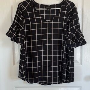 Worthington Black and White Grid Blouse, Women’s Size Medium